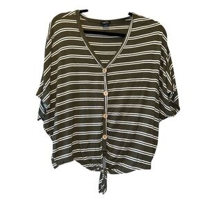 Rue 21 Women's Medium Olive Green Striped Button-Up  - Like New